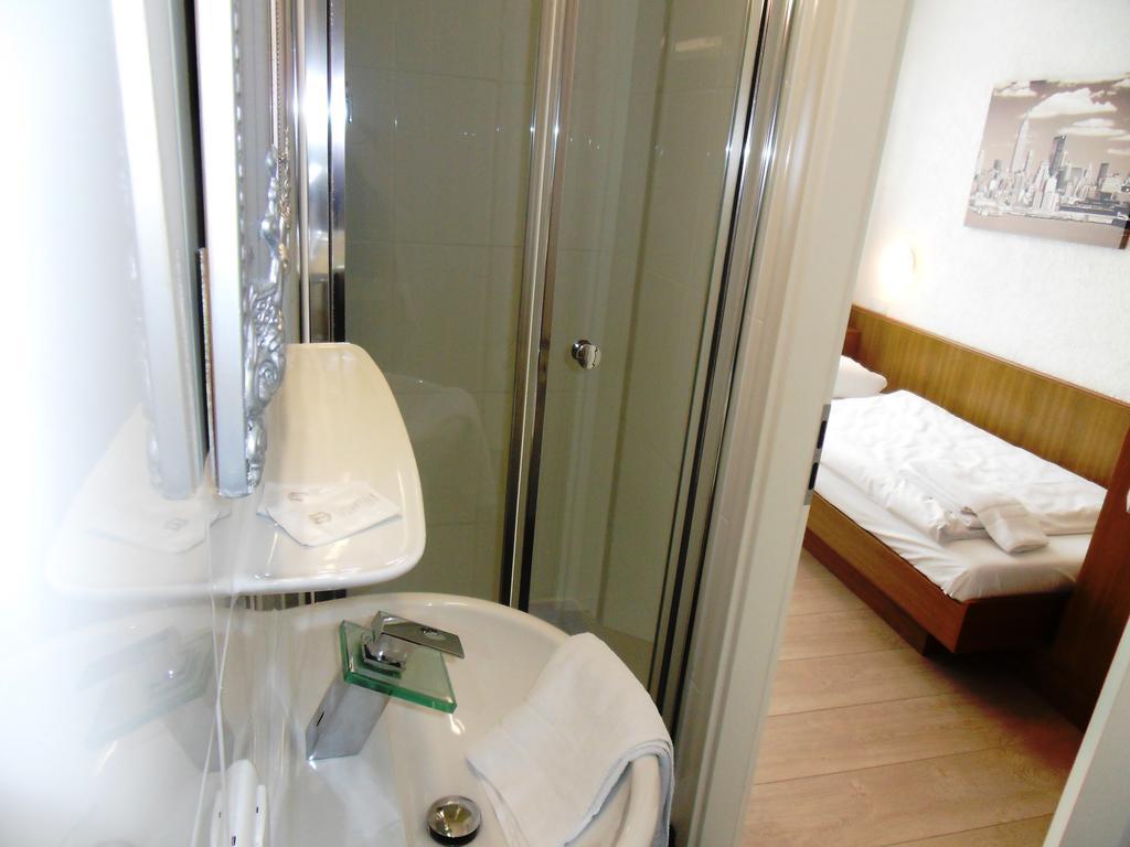 Hotel Linnert Weiterstadt Rom bilde